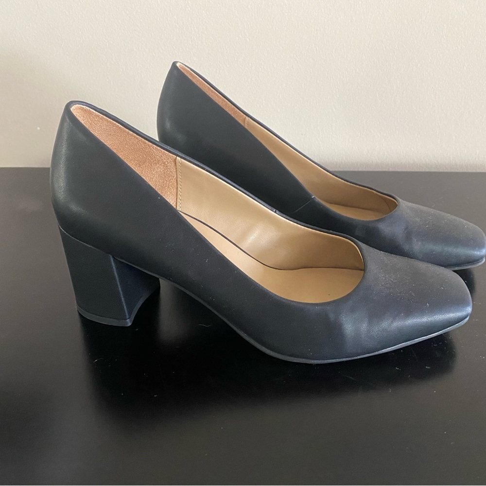 Naturalizer Black Warner Heel Pumps
